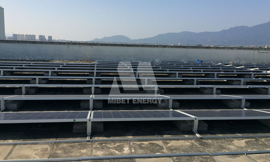سقف مسطح الصابورة الأرفف الشمسية على السطح في الصين
