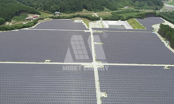 تم بنجاح توصيل مشروع Mibet 20MW Miyagi Solar للأرفف الأرضية بالشبكة